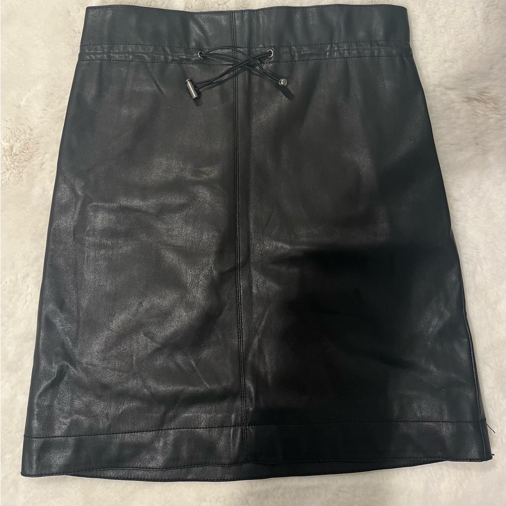 H&M skirt size 0. New with tag